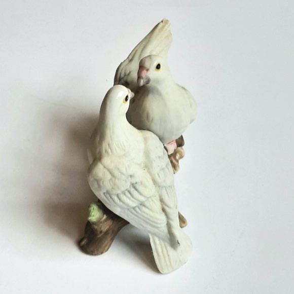 Lefton ❤️ Love Birds ❤️ Porcelain Bisque Doves on a Branch - Picture 6 of 9